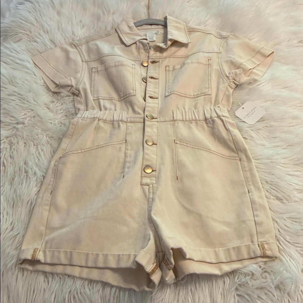 Altrad State Cream Short-Sleeve Denim Romper with Button Front and pockets - Picture 6 of 8